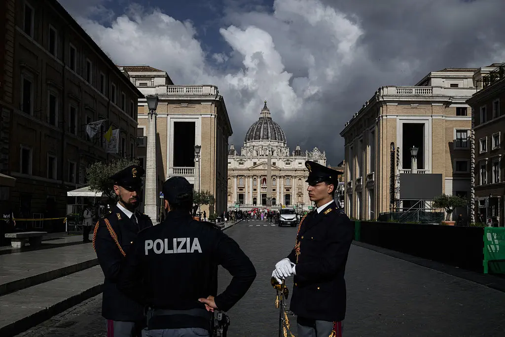 Cónclave: los cardenales regresan a la Capilla Sixtina por segundo día para elegir papa